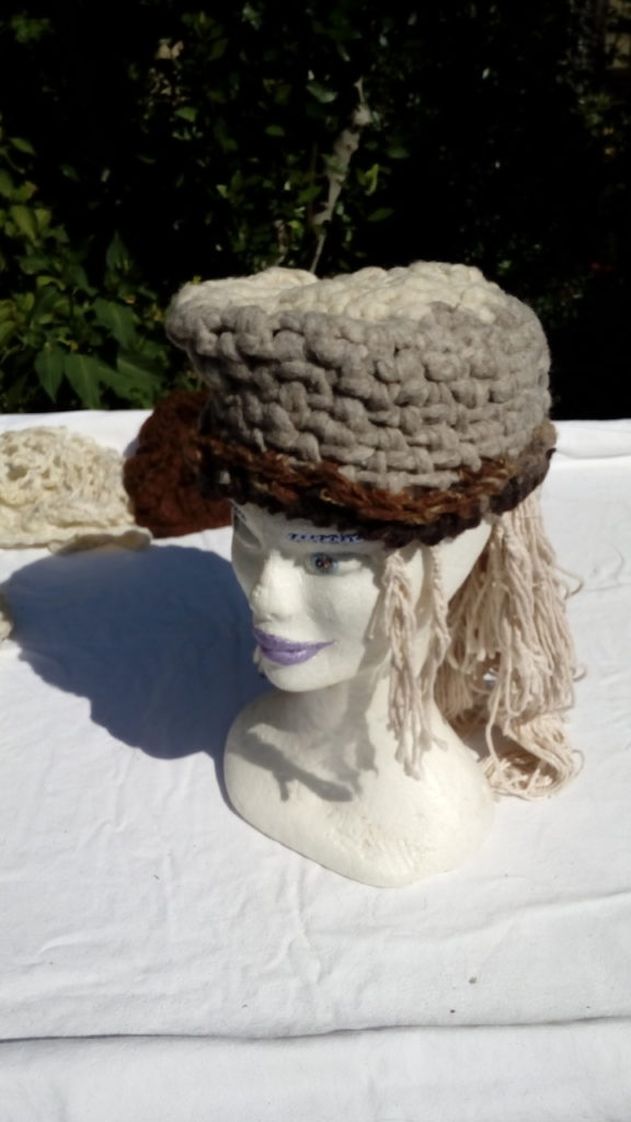 Bonnet gris marron, mouton, filé main, naturel, crochet