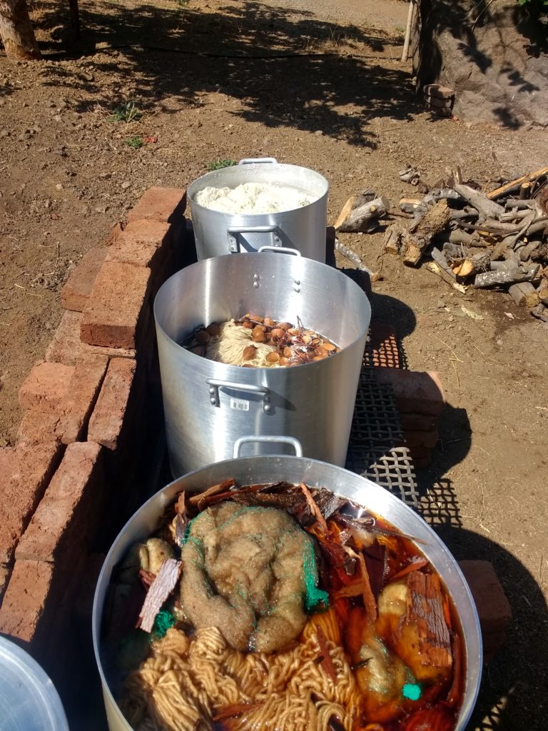 Les deux premières casseroles ont commencé à chauffer