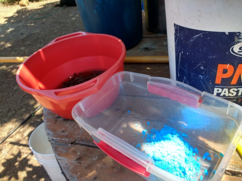 Préparation du sulfate de cuivre, dilution à l'eau chaude