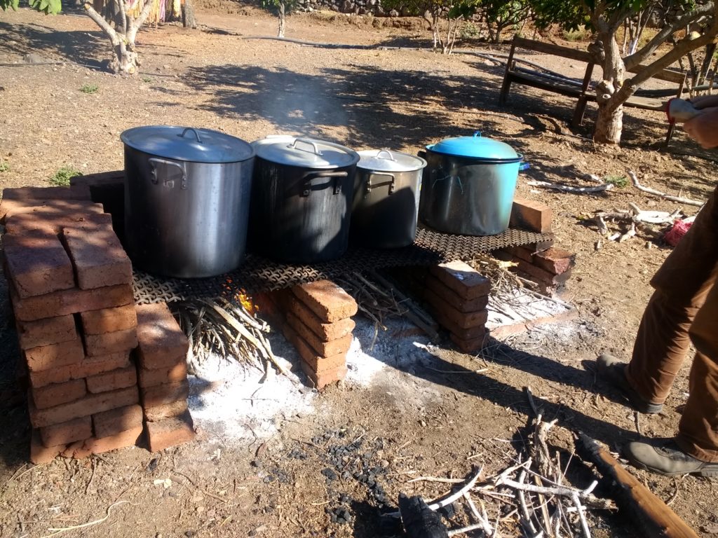 Aujourd'hui, quatre casseroles