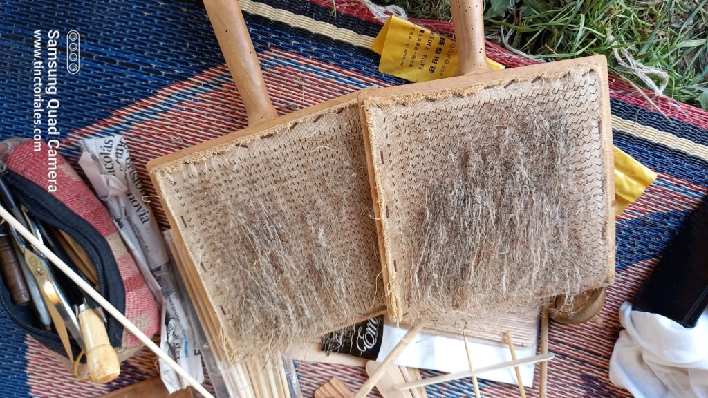 Cardage des fibres de houblon