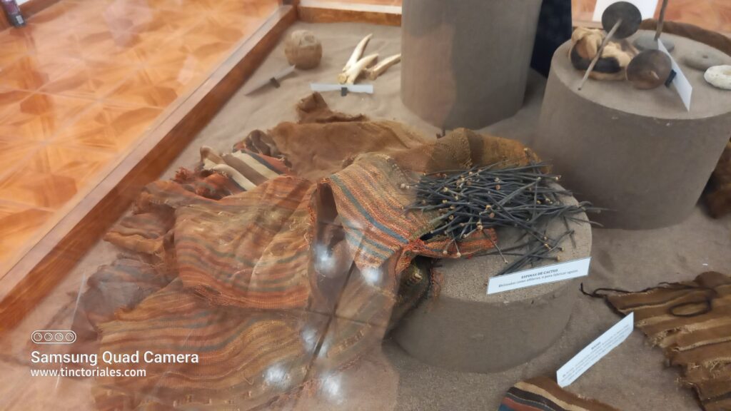 Outils textiles précolombiens, au Musée de Pica, Nord du Chili, voyages