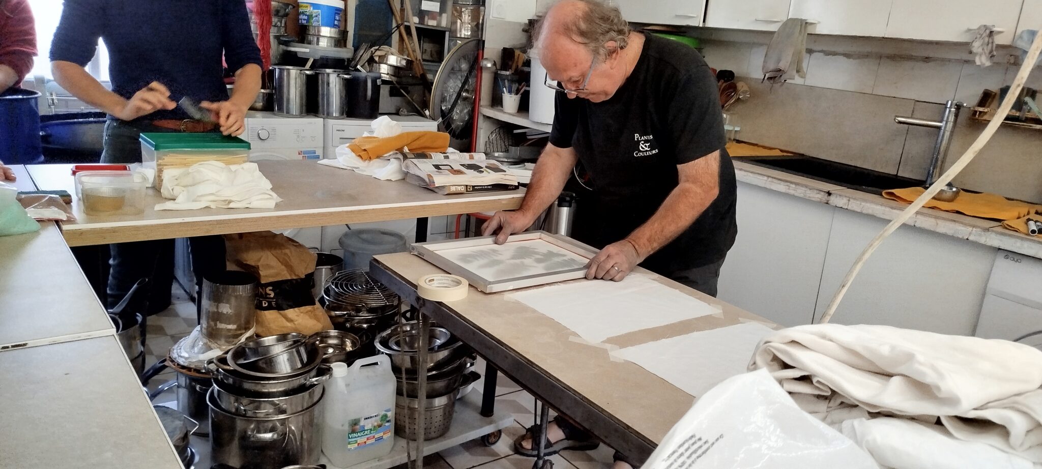 Teintures avec réserves