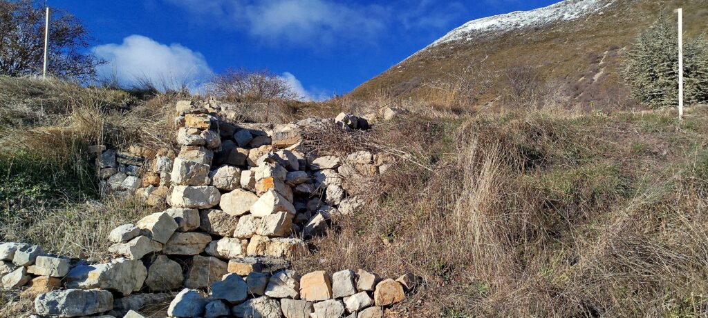 Système de rétention hydraulique pour éviter l'érosion