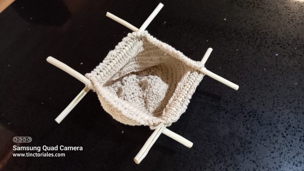 Petite passoire textile inspirée du modèle norvégien cité ci-dessus
