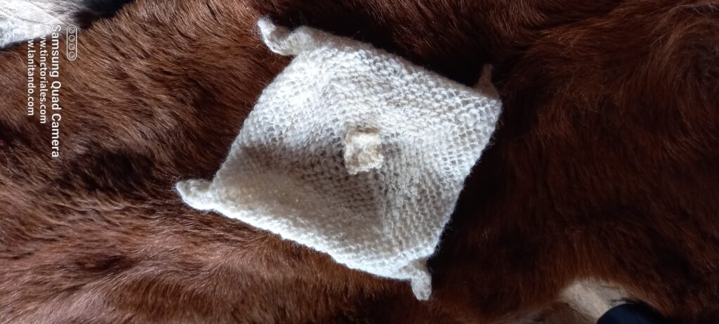 Petit bonnet en soie